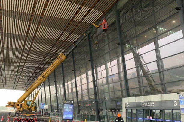 屏南玻璃幕墙维护和保养